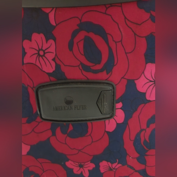 American Flyer Red Rose Suitcase Spinner Luggage 27 x 16 x 8 - Picture 3 of 11